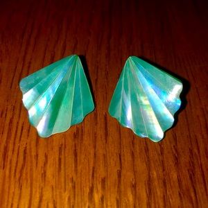 🌊Beautiful Sea Shell Turquoise Green Earrings🐚